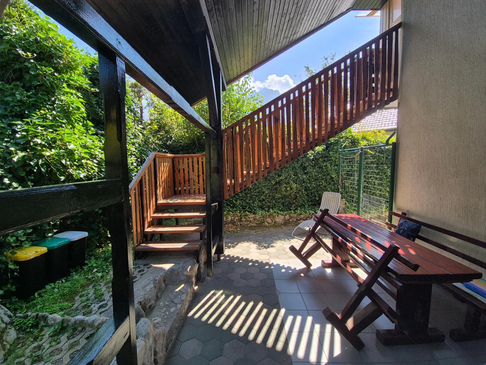 Apartma Sasa *